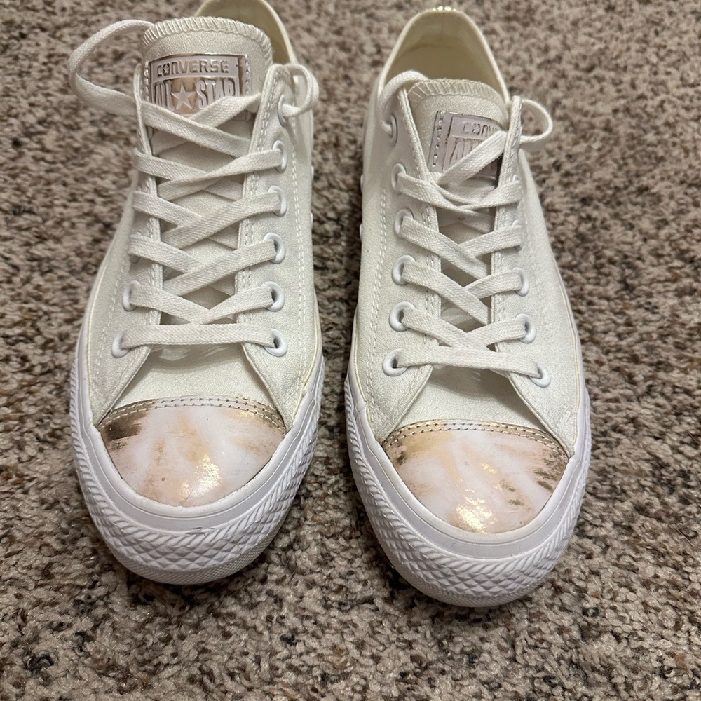 EUC Converse Women's White and Gold Sneakers 7.5